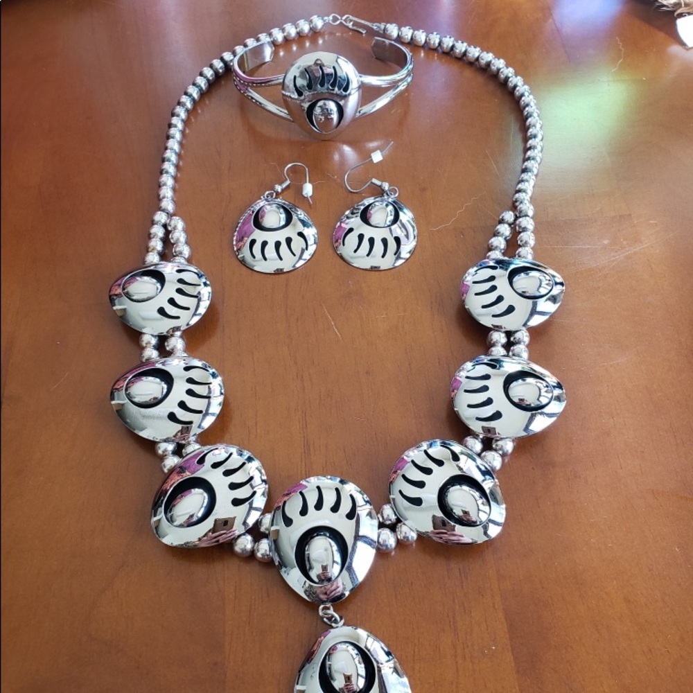 Paw Squash Blossom Jewelry Set